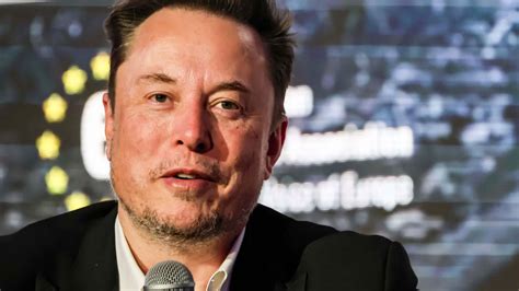 Instagram ve Facebook çöktü Elon Muskın göndermesi olay oldu